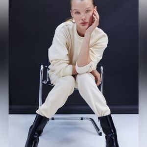 H&M Ribbed Velour Set, Oversized. XXL. Never worn. Cream color.